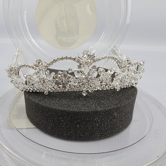 Davids Bridal 3D Crystal Tiara, Bride, Wedding, Bling, Princess, quinceañera - Picture 2 of 9